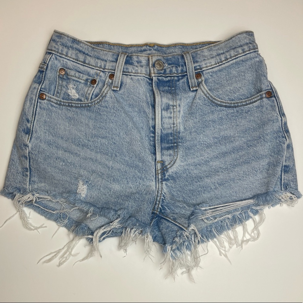 LEVI 501 - HIGH RISE JEAN SHORTS DISTRESSED- SIZE: W 25